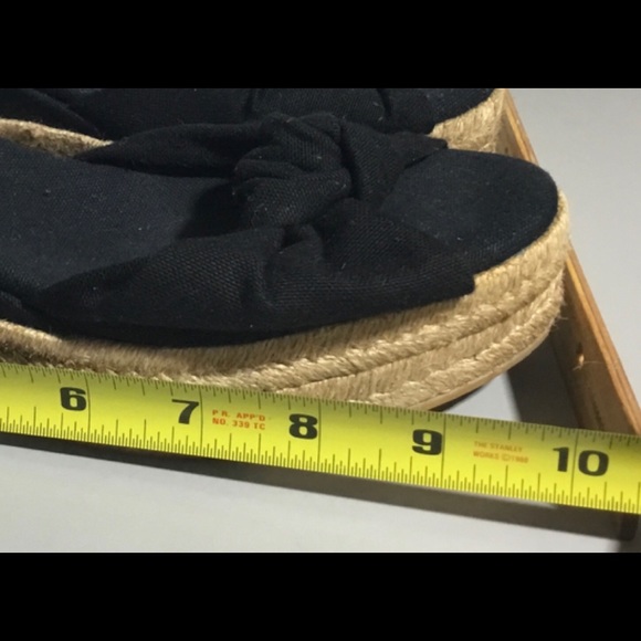 TORY BURCH Knotted Bow Wedge Sandal Black Tan 40 - Picture 9 of 9